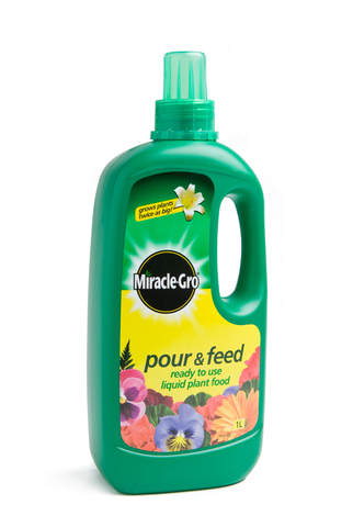 Miracle Gro Pour & Feed 1L